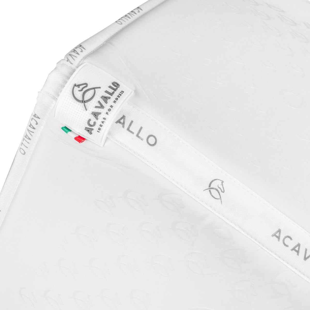 Acavallo Bamboo Dressage Saddle Pad AC874 - White; close up of spine | Malvern Saddlery