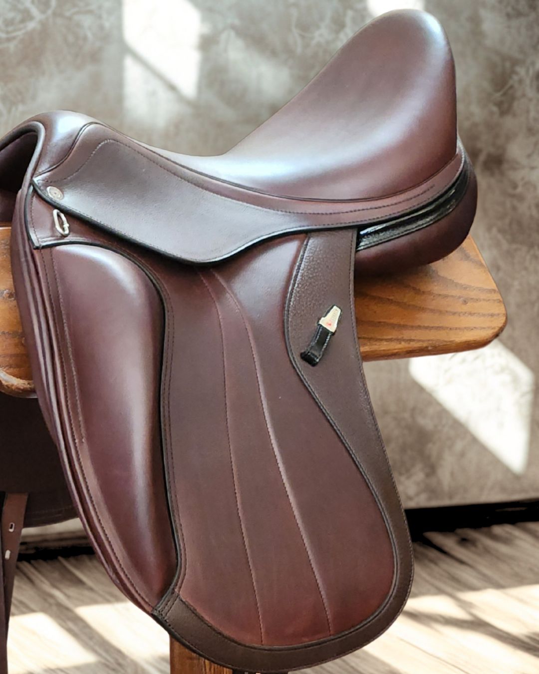 Equipe Glamour Custom E-Carbon Dressage Saddle - Brown | Malvern Saddlery