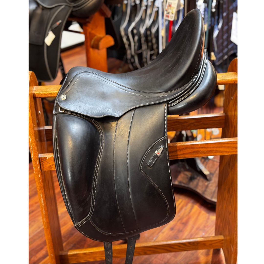 Equipe Viktoria Dressage Consignment Saddle - Size 17 - M+2 | Malvern Saddlery