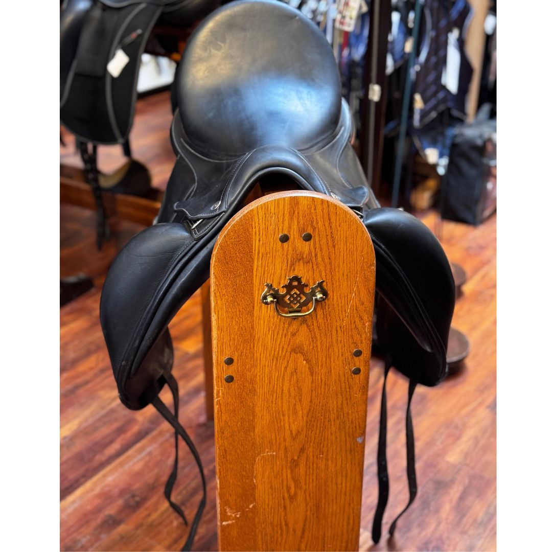 Equipe Viktoria Dressage Consignment Saddle - Size 17 - M+2 | Malvern Saddlery