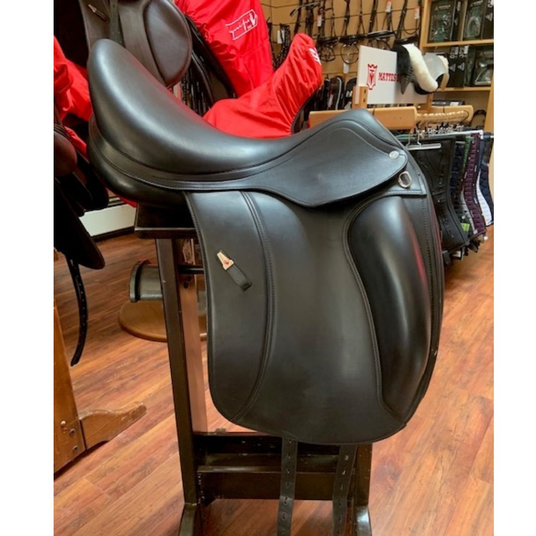 Equipe Olympia Dressage Consignment Saddle - 18 | Malvern Saddlery