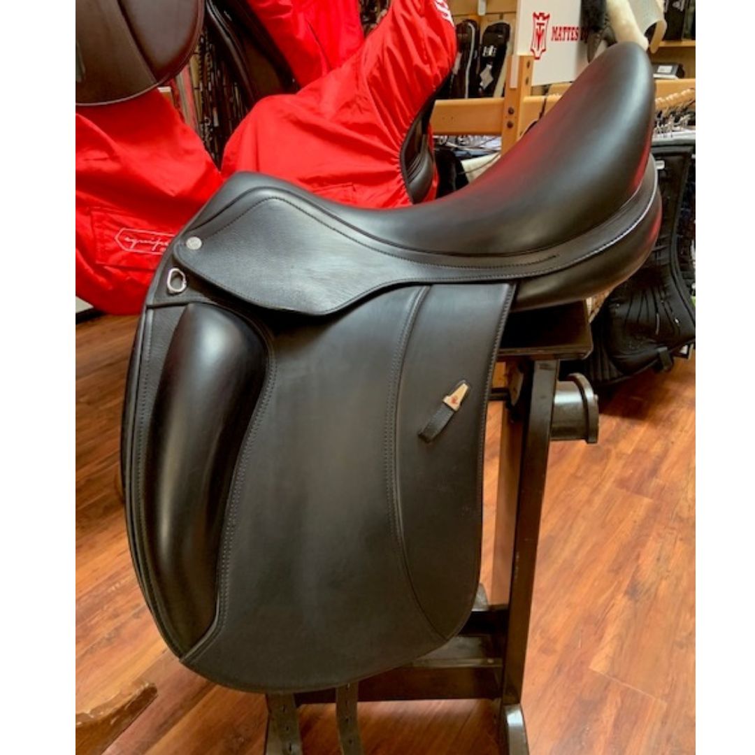 Equipe Olympia Dressage Consignment Saddle - 18 | Malvern Saddlery