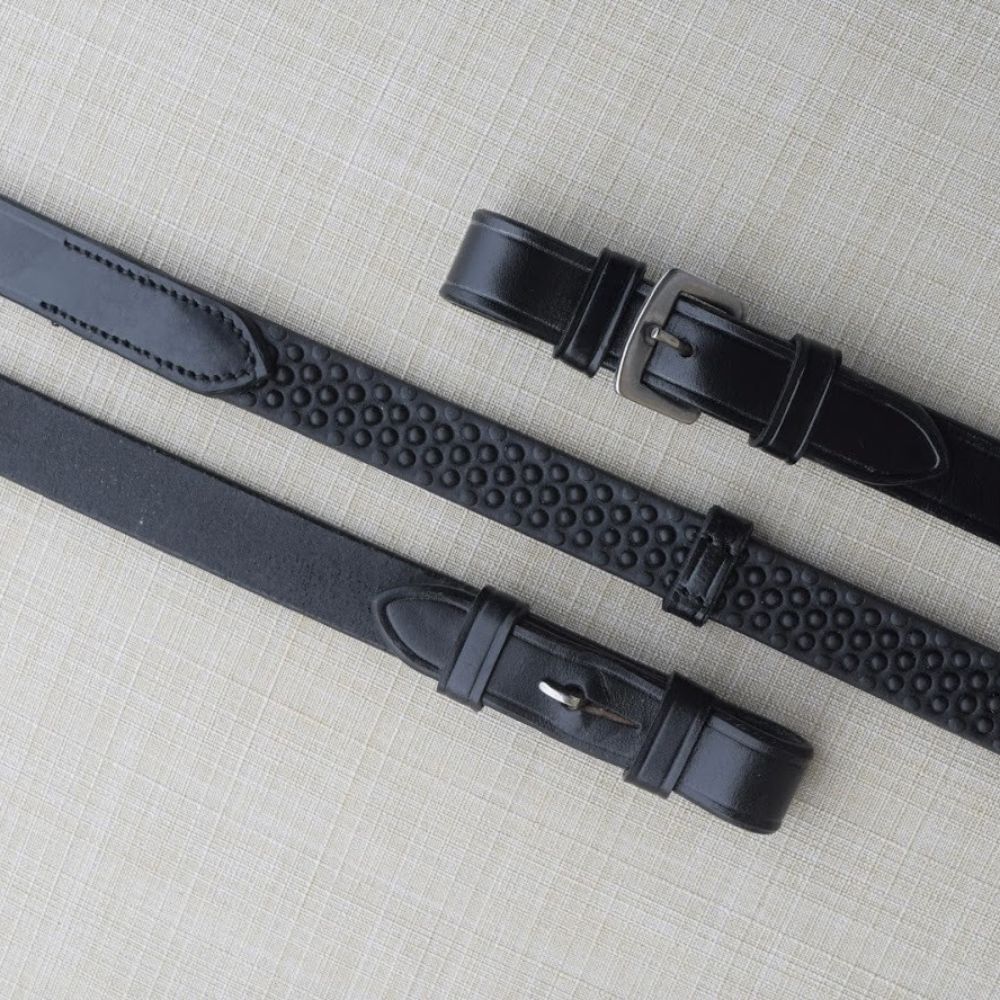 Black Oak Pebble Grip Rein w/Stops - Black shown with both buckle & pin ends | Malvern Saddlery