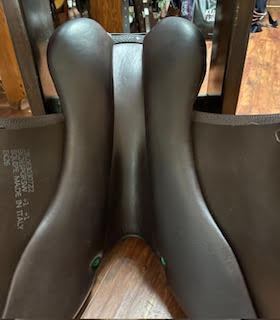 Equipe EK 26 Long Forward Flap Consignment Saddle - M+1 +1 | Malvern Saddlery