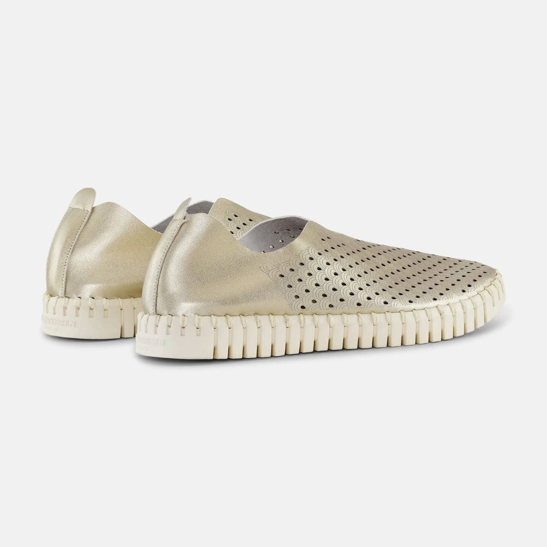 Ilse Jacobsen Tulip Metallic Flats - Platinum | Ladies' Shoes | Malvern Saddlery