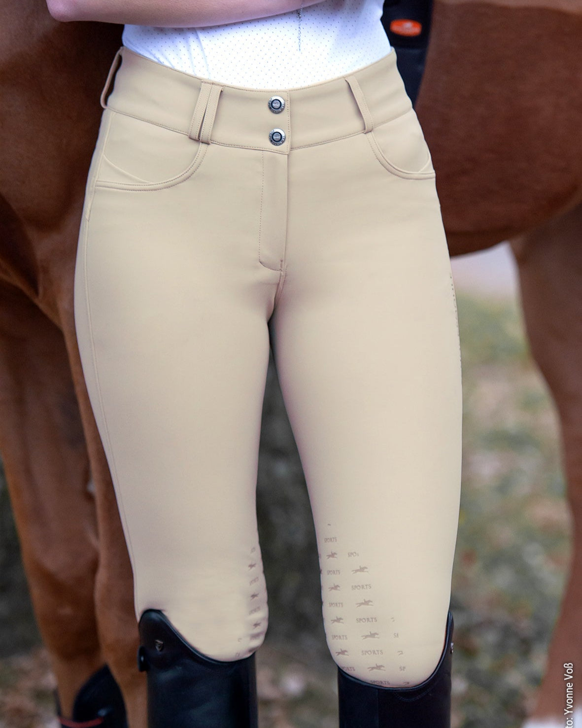 Schockemöhle Darleen Classic Knee Grip Breech - on rider, shown from waist to knee | Malvern Saddlery