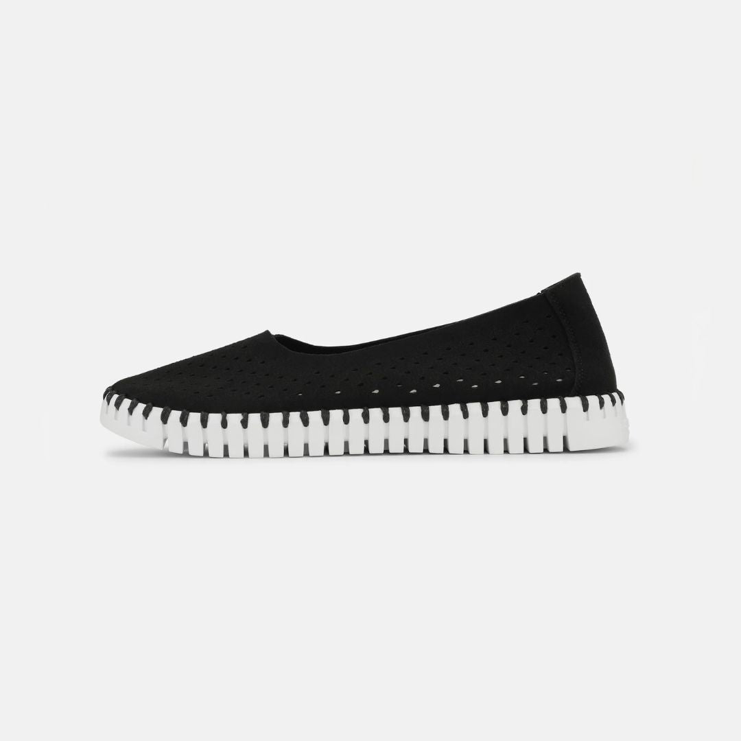 Ilse Jacobsen Tulip Ballet Flat - Black; side view | Women's Shoes | Malvern Saddlery