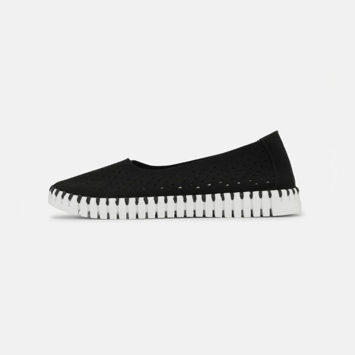 Ilse Jacobsen Tulip Ballet Flat - Black; side view | Women's Shoes | Malvern Saddlery