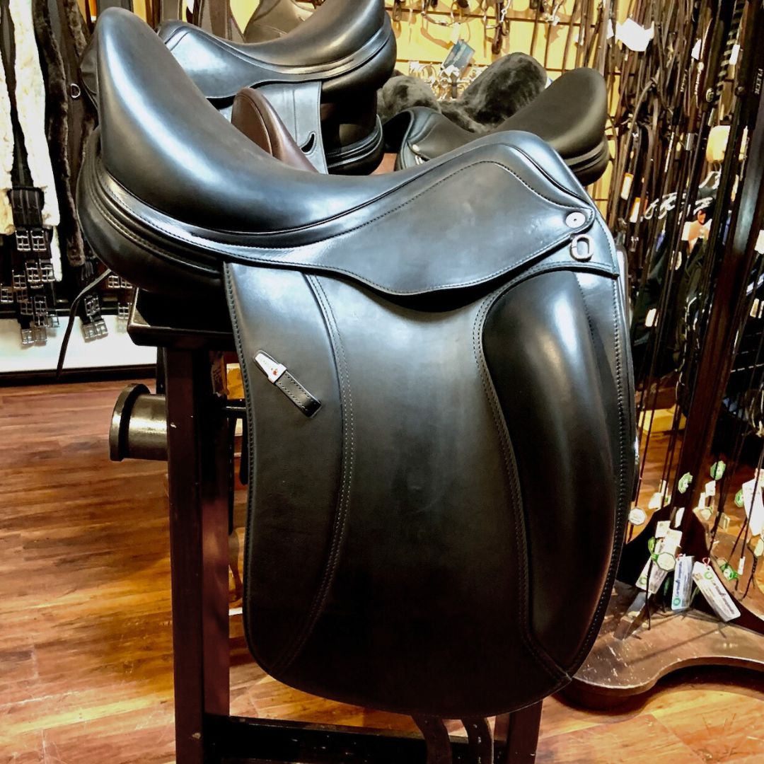 Equipe Viktoria Dressage Consignment Saddle - Size 16.5 - M+1 | Malvern Saddlery