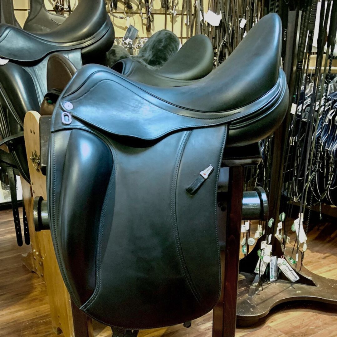 Equipe Viktoria Dressage Consignment Saddle - Size 16.5 - M+1 | Malvern Saddlery