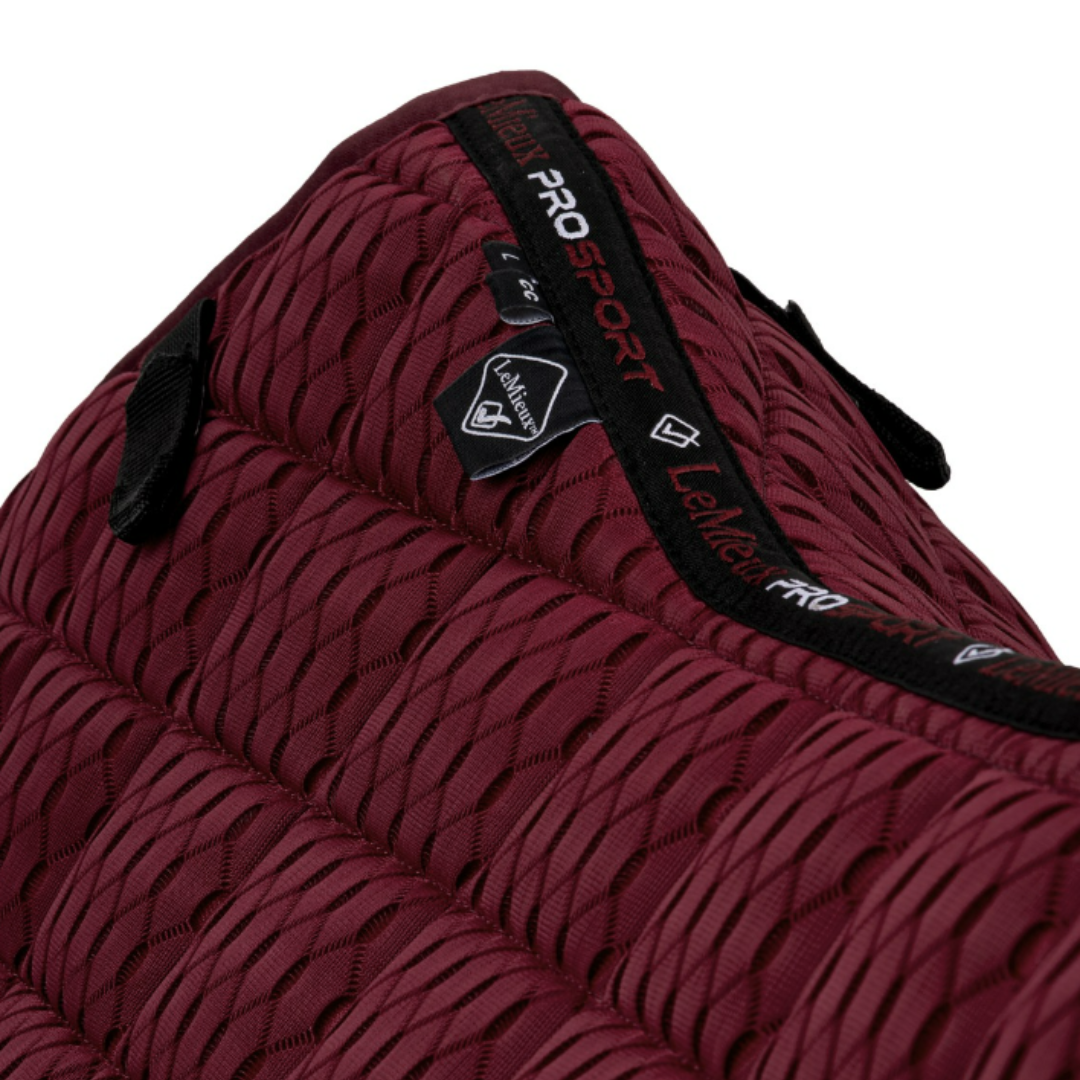 LeMieux Carbon Mesh Close Contact Saddle Pad - Mulberry | Malvern Saddlery